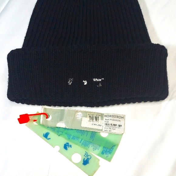 Off-White Black Ribbed Metal Decal Beanie with Tags - Picture 9 of 9